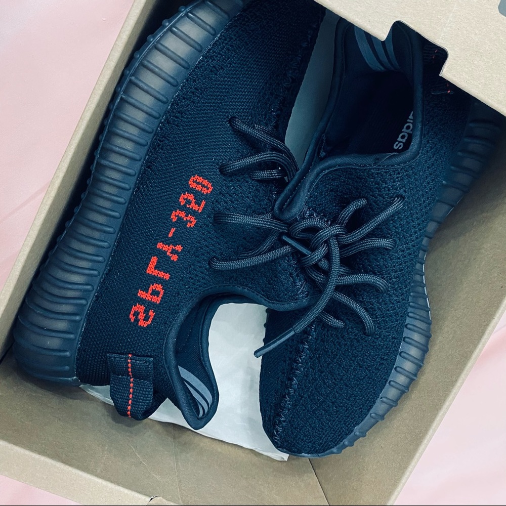 Yeezy x adidas Boost 350 V2 Low Top Sneake…